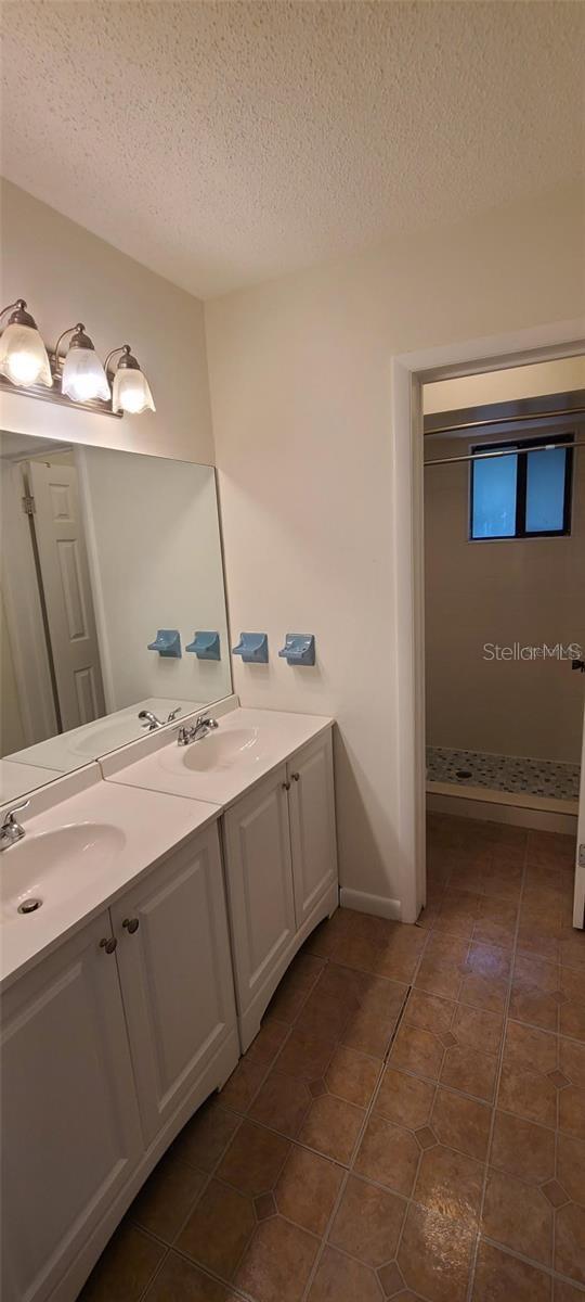 Image 8 of 16 For 22 Oxford Lane 22