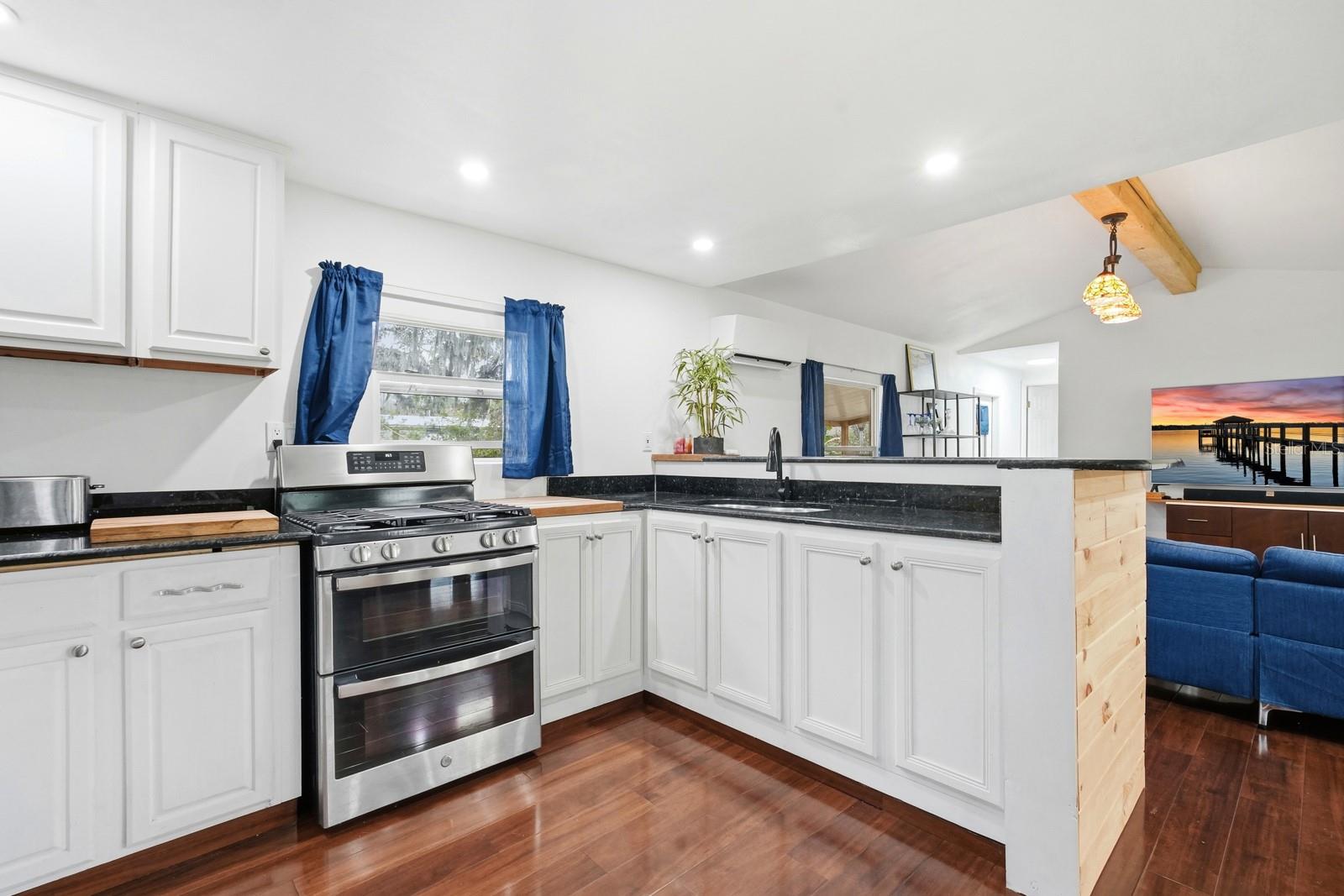 Image 14 of 39 For 105 Major Lane