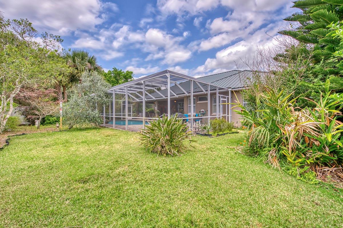 Image 10 of 44 For 2 Waves Place