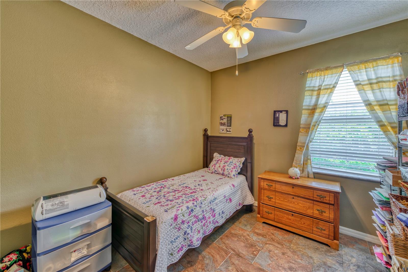 Image 37 of 44 For 2 Waves Place