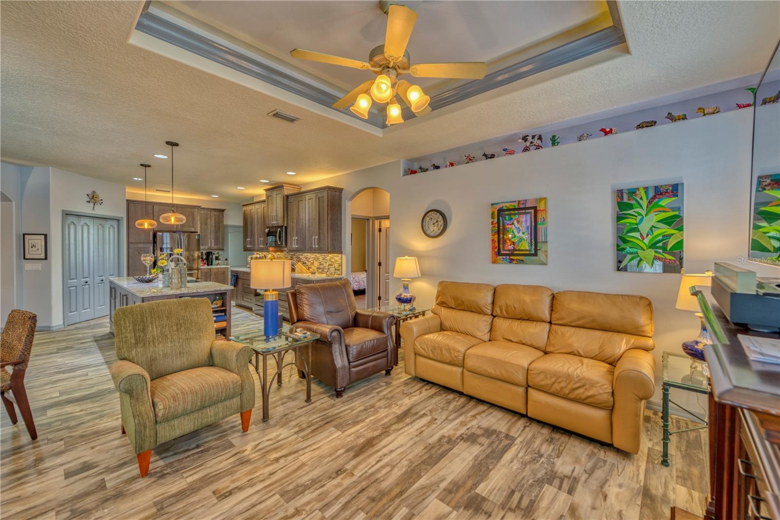 Image 41 of 44 For 2 Waves Place