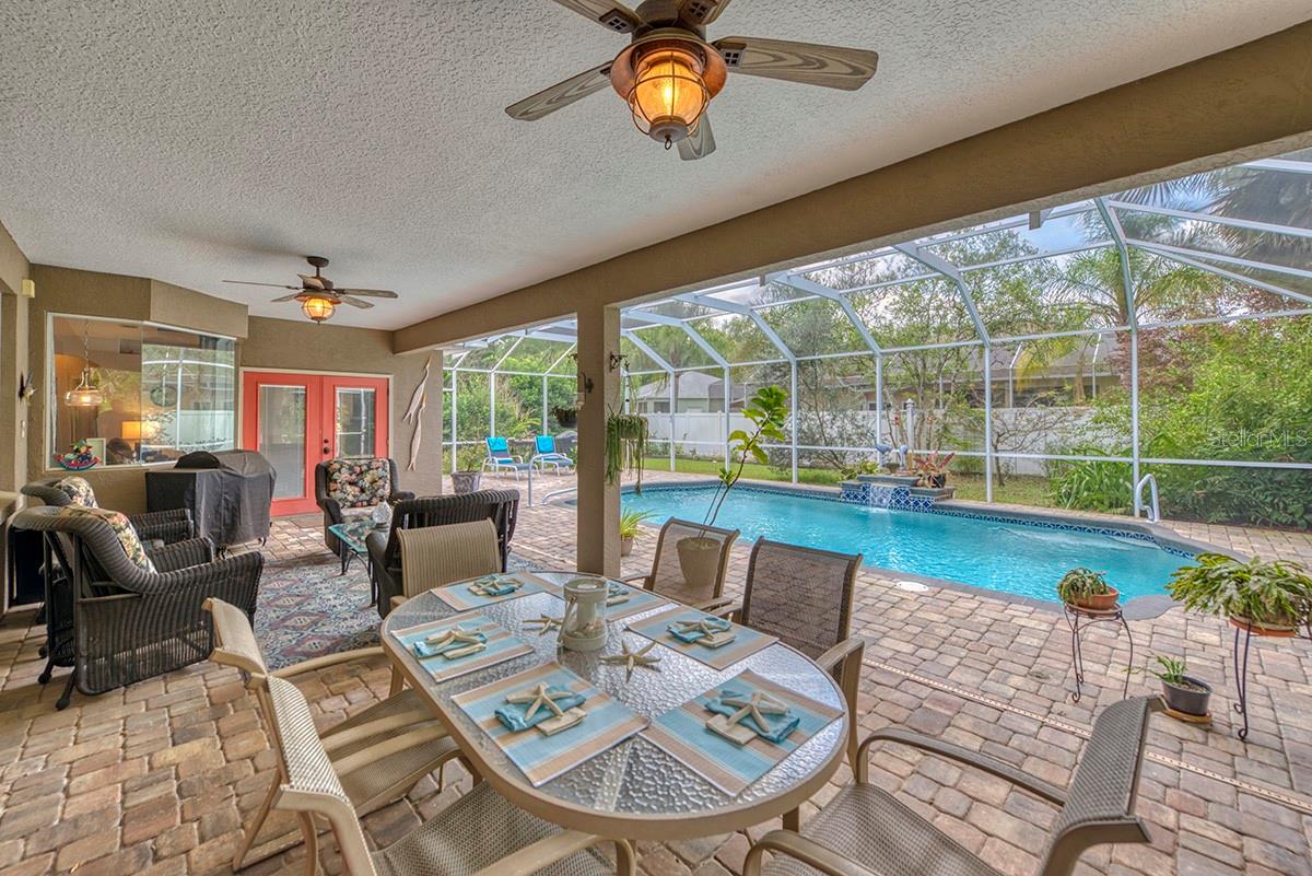 Image 6 of 44 For 2 Waves Place