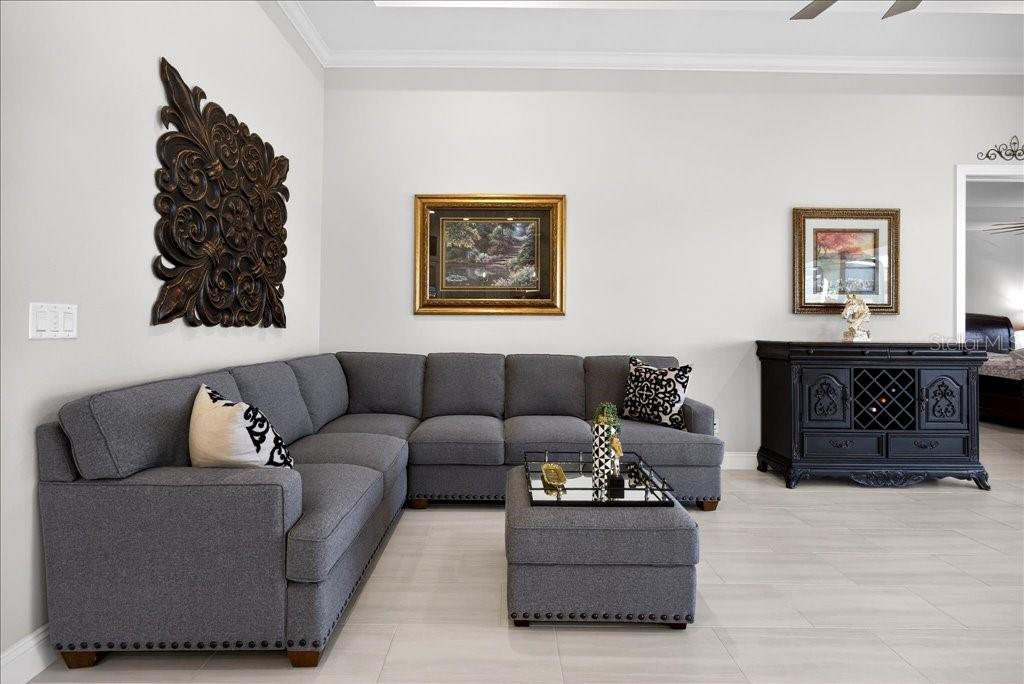 Image 12 of 62 For 431 Bourganville Drive