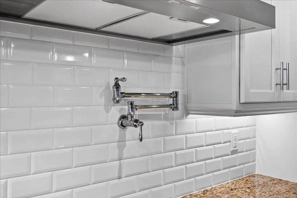 Image 18 of 62 For 431 Bourganville Drive