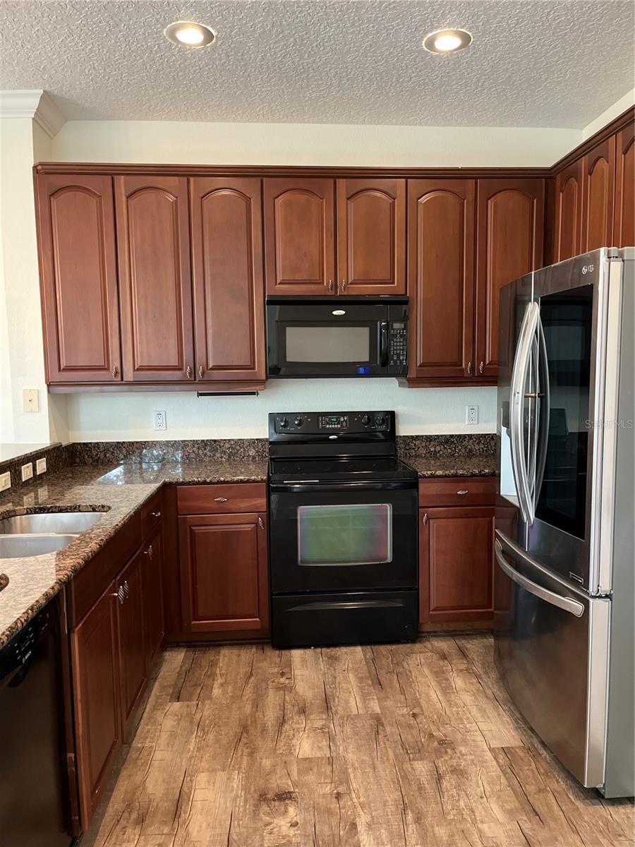 Image 11 of 29 For 200 Riverview Bend 921