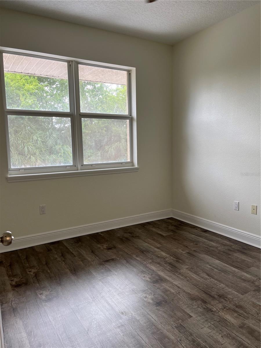 Image 12 of 29 For 200 Riverview Bend 921