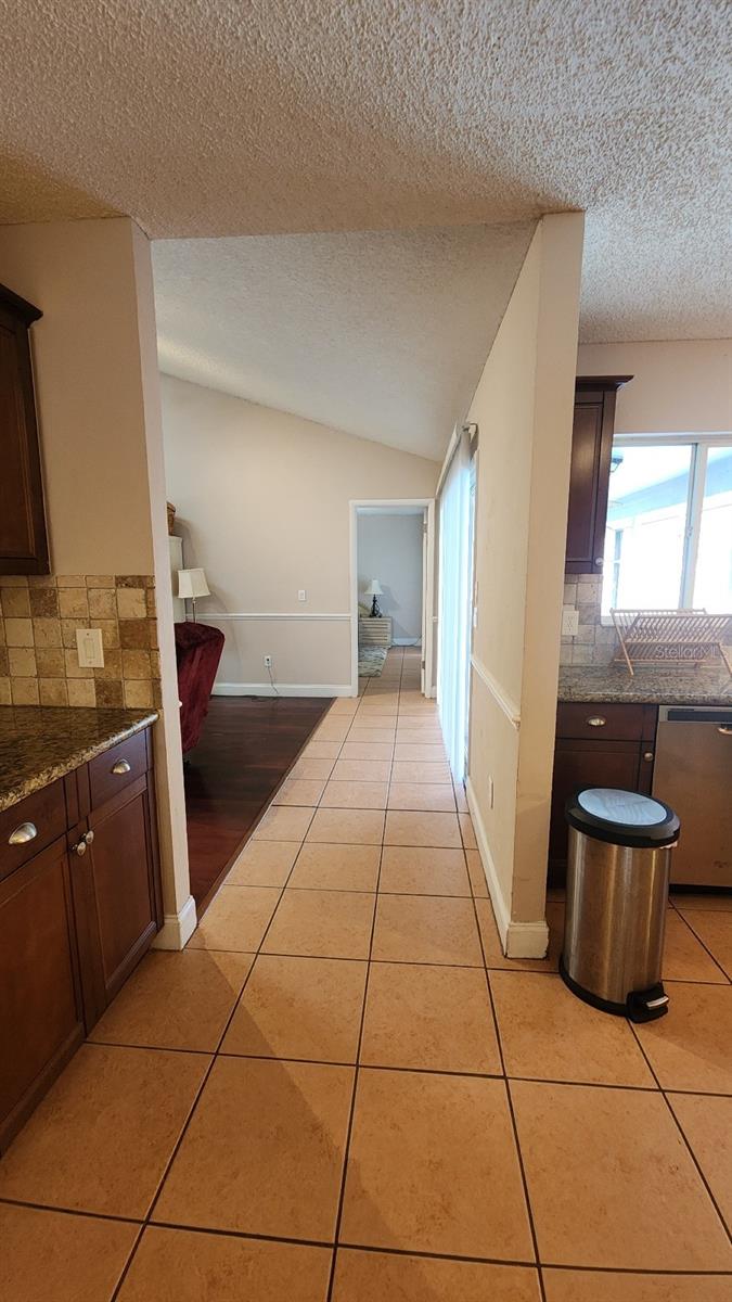 Image 7 of 20 For 10 Blackfoot Court