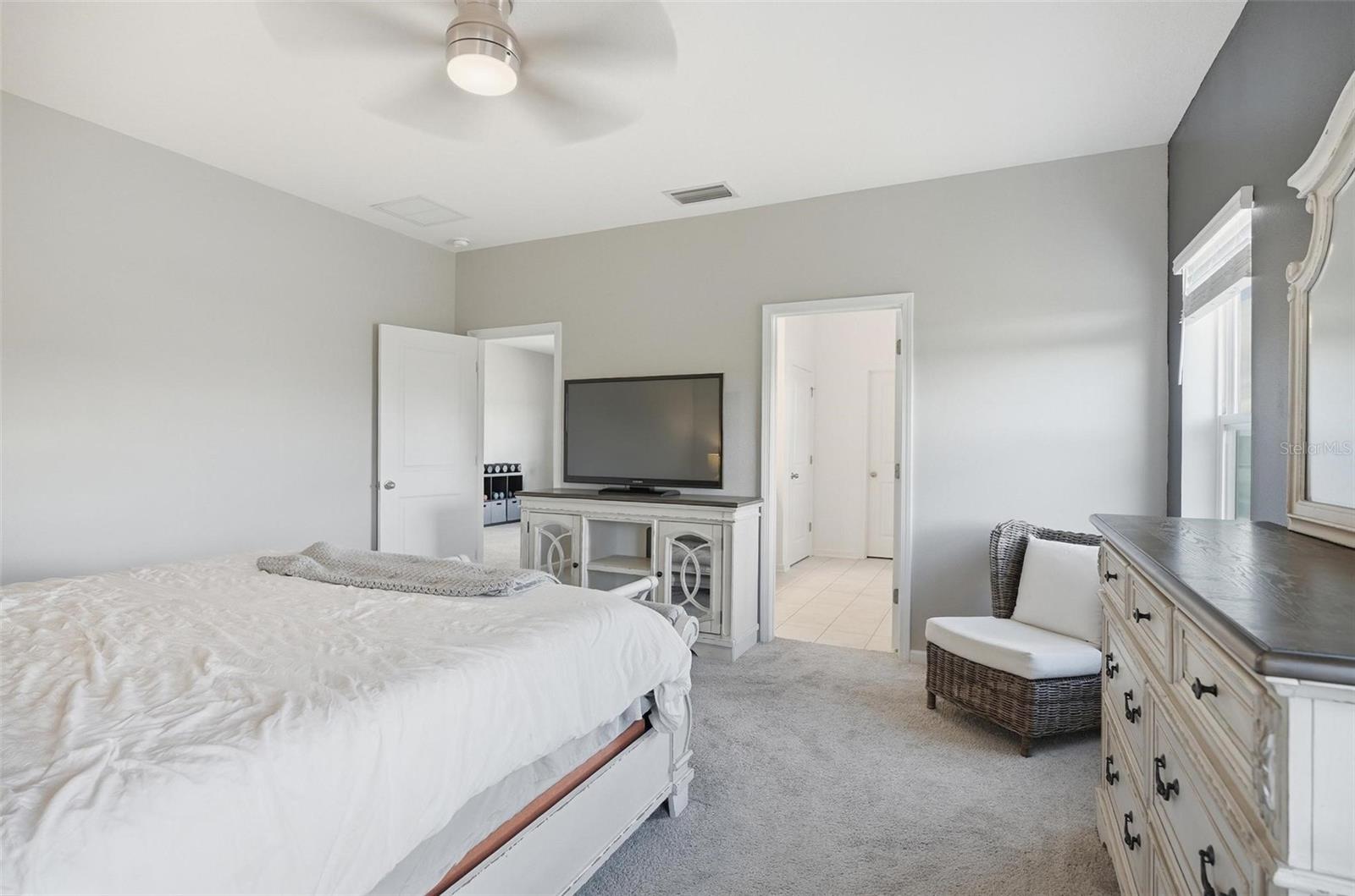 Image 41 of 68 For 128 Night Hawk Lane