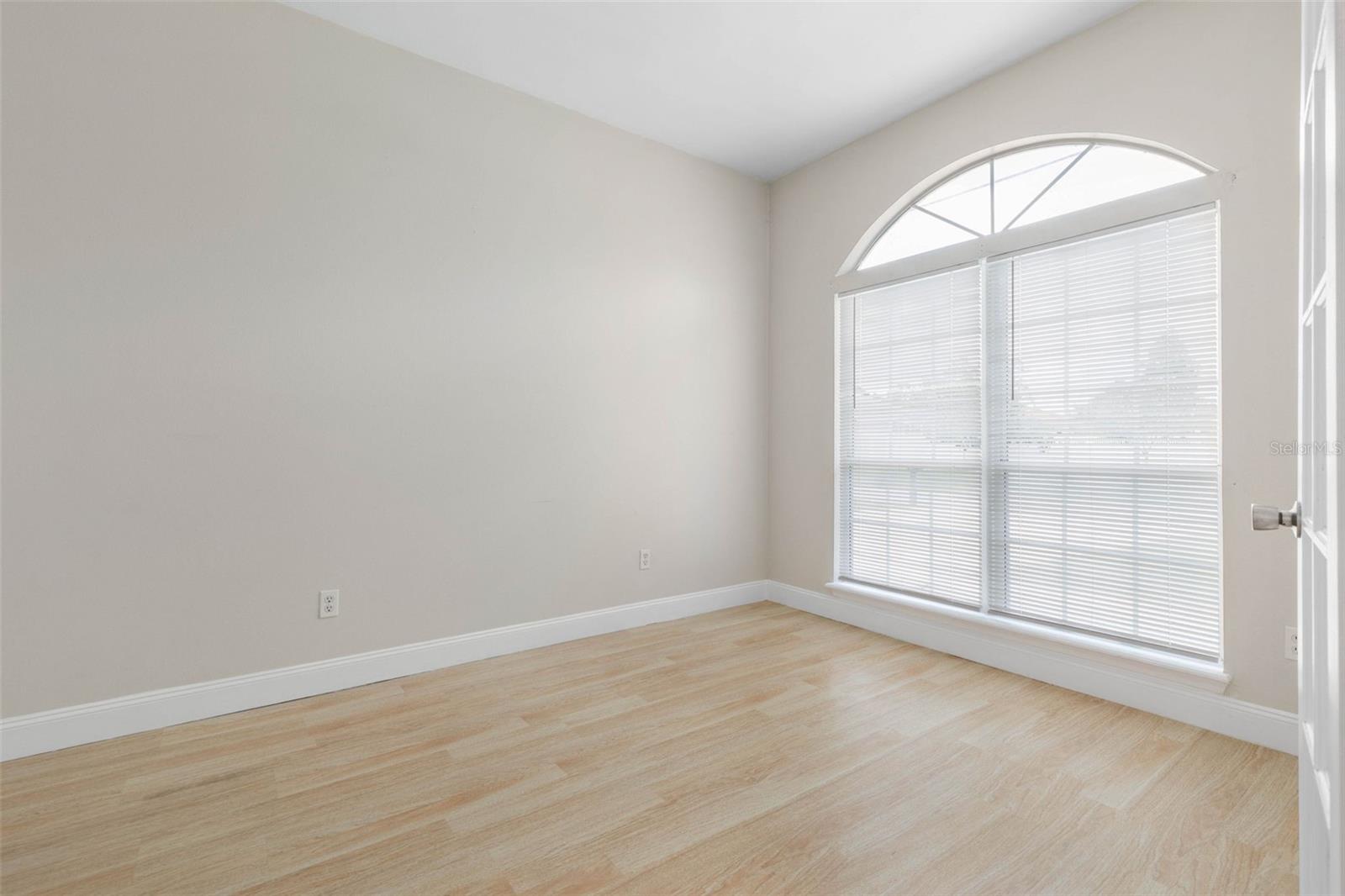 Image 15 of 44 For 1 President Lane