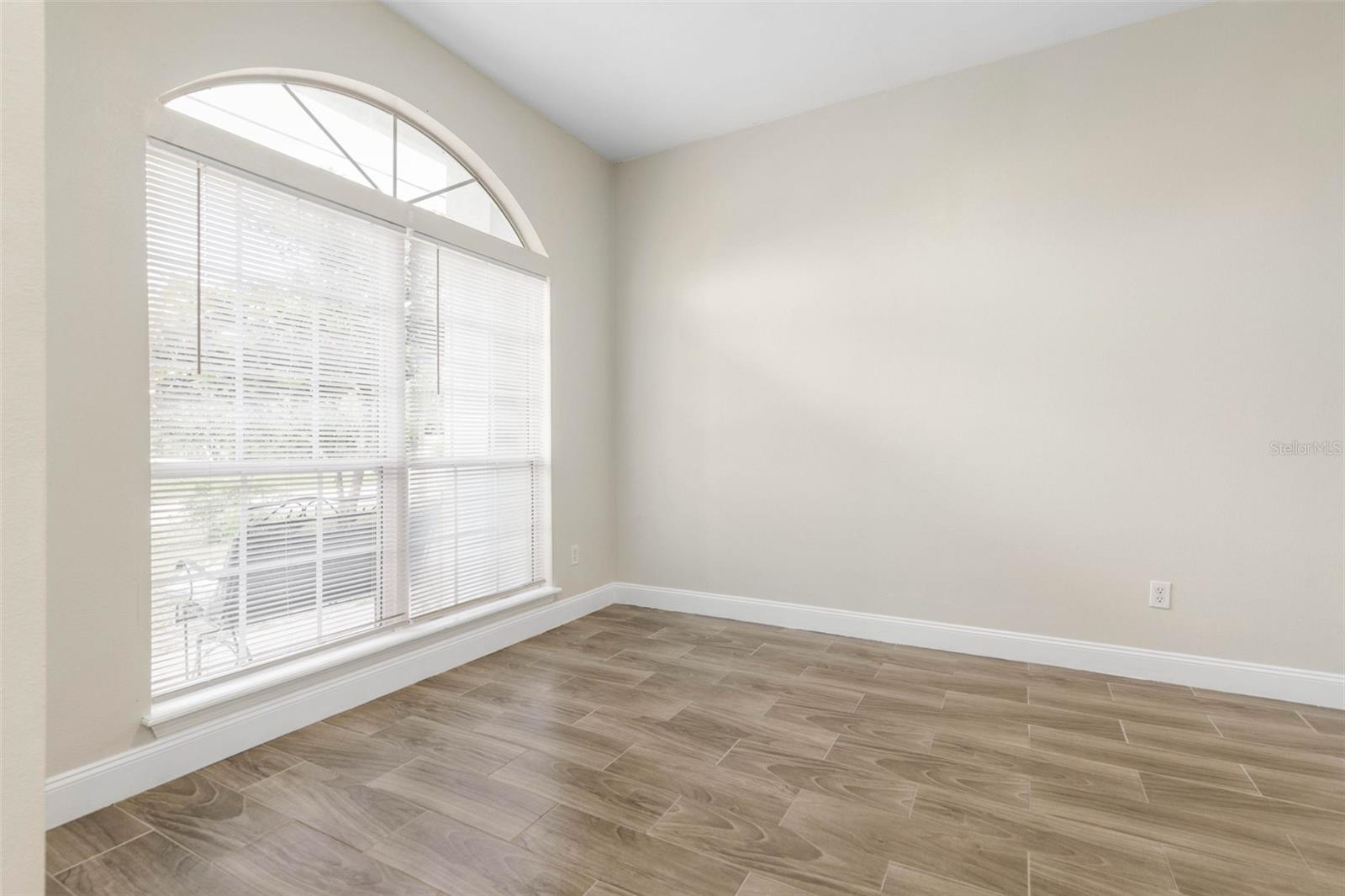 Image 18 of 44 For 1 President Lane