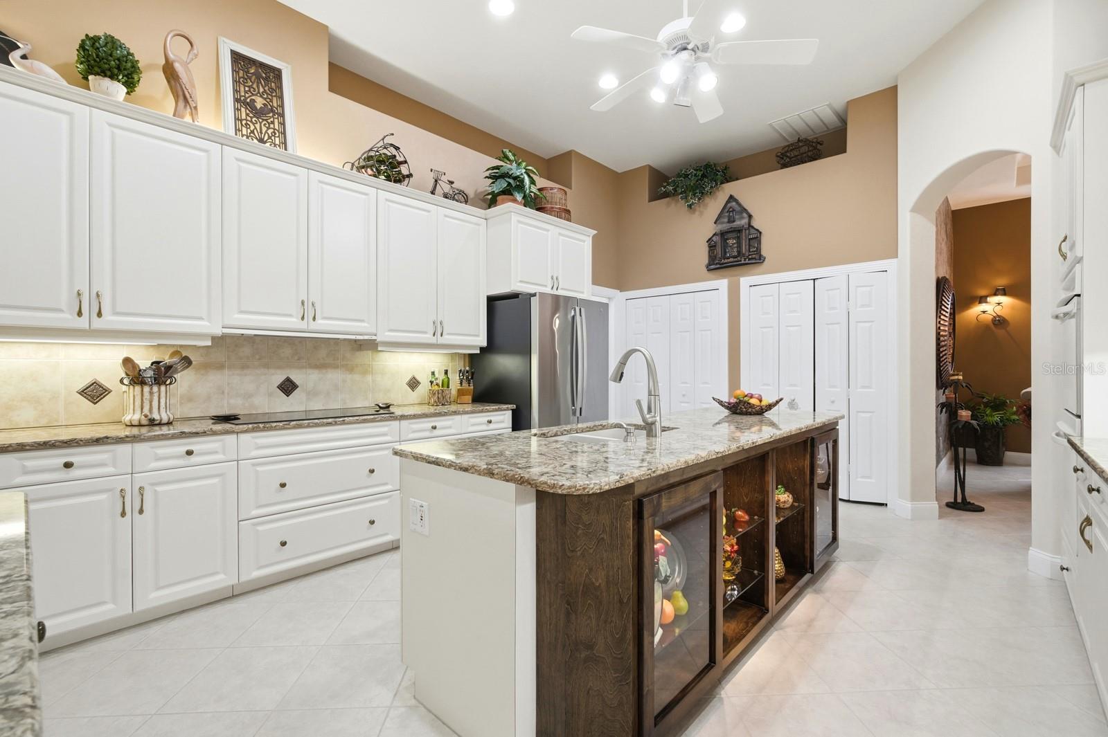 Image 11 of 44 For 18 Lakeview Lane