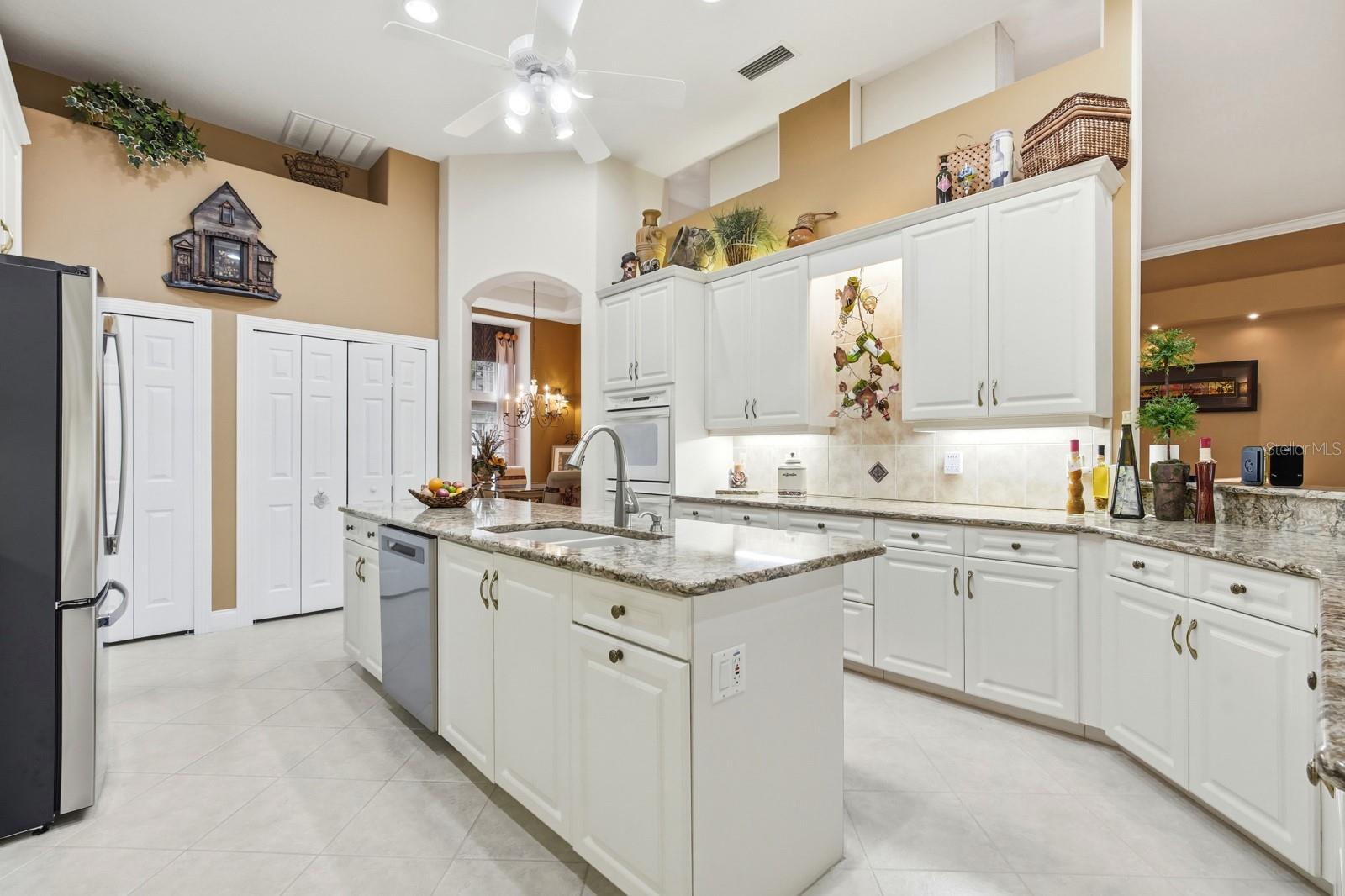 Image 12 of 44 For 18 Lakeview Lane