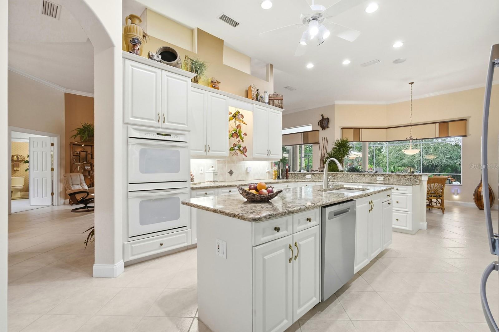 Image 13 of 44 For 18 Lakeview Lane