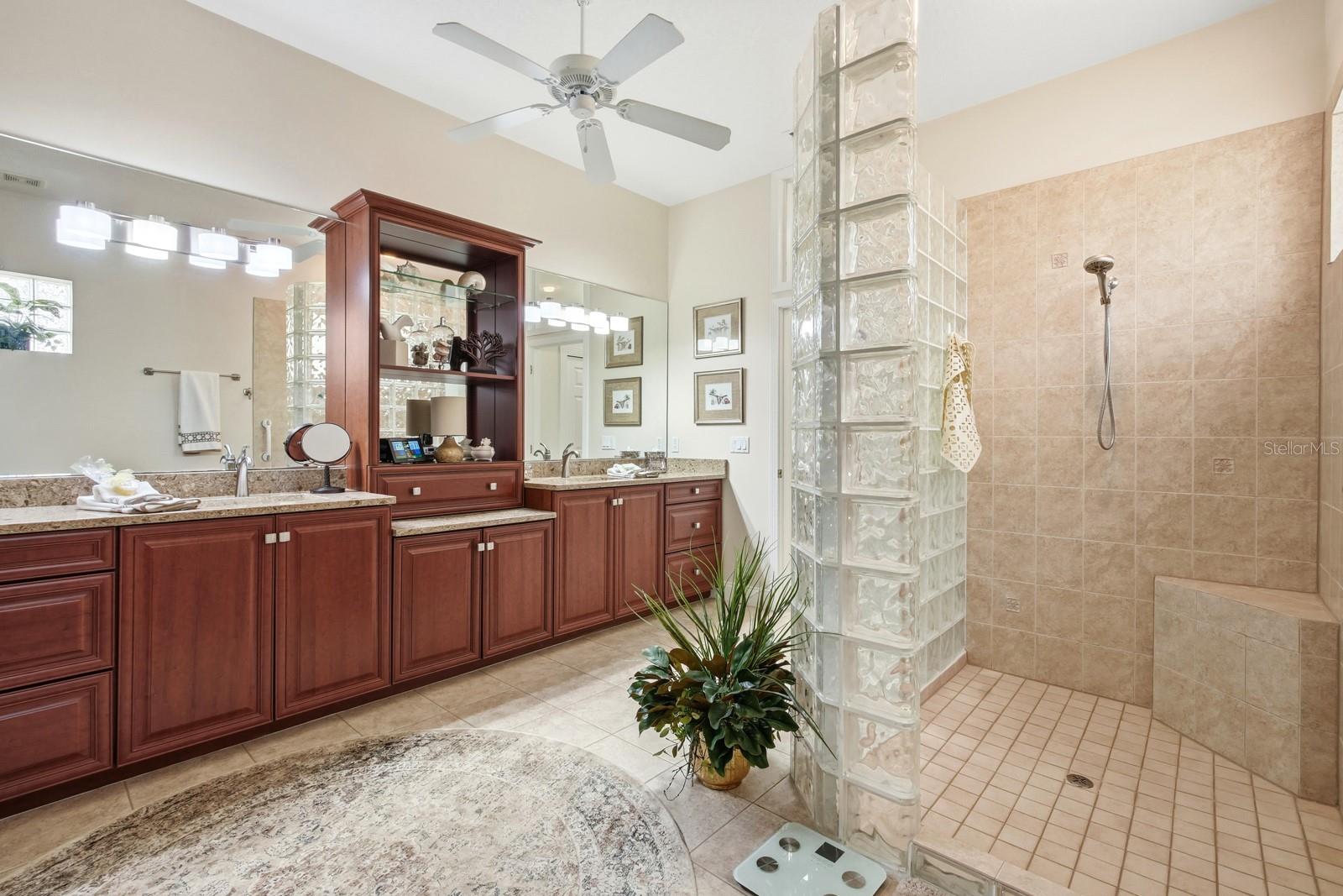 Image 18 of 44 For 18 Lakeview Lane