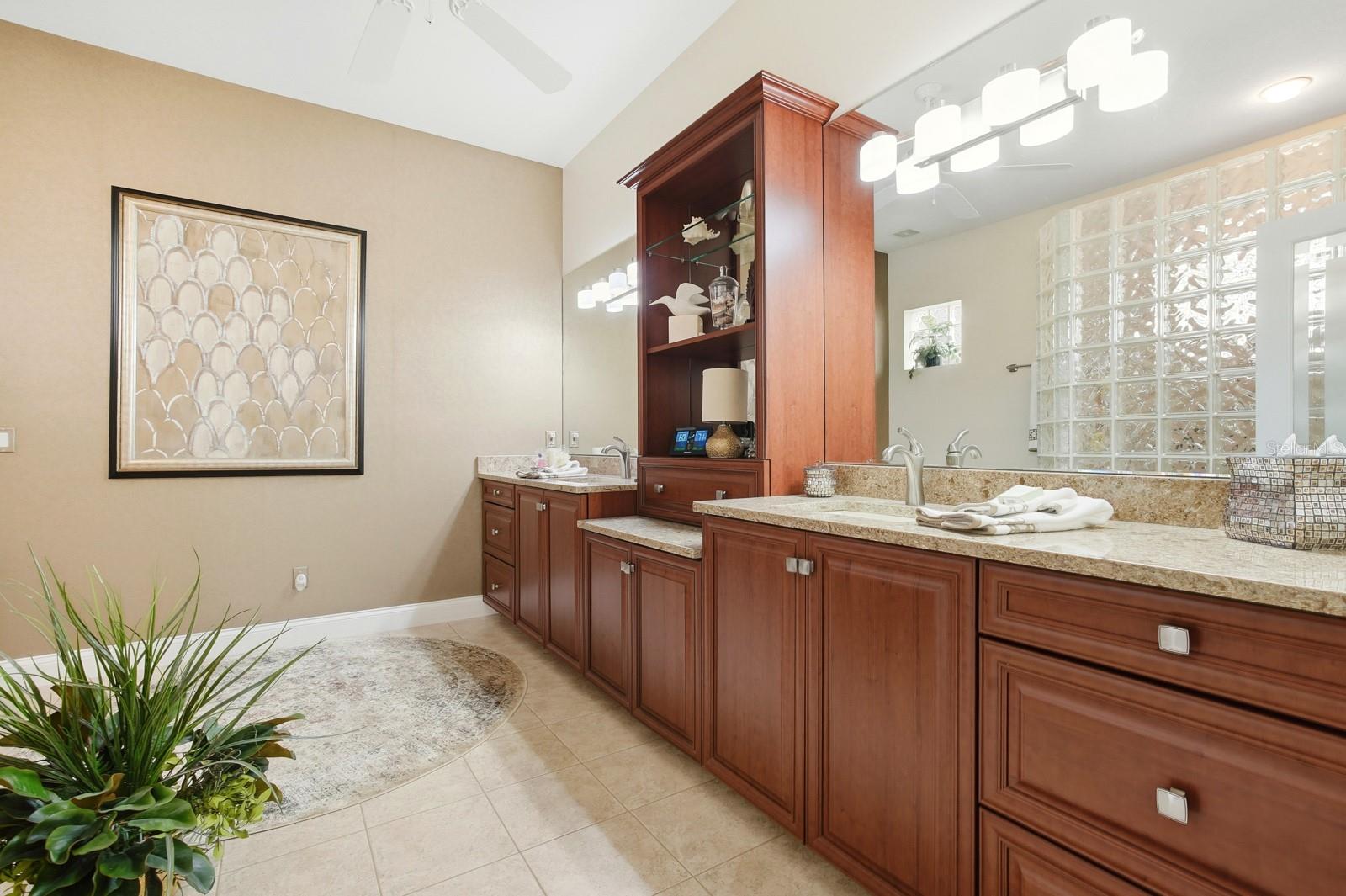 Image 19 of 44 For 18 Lakeview Lane