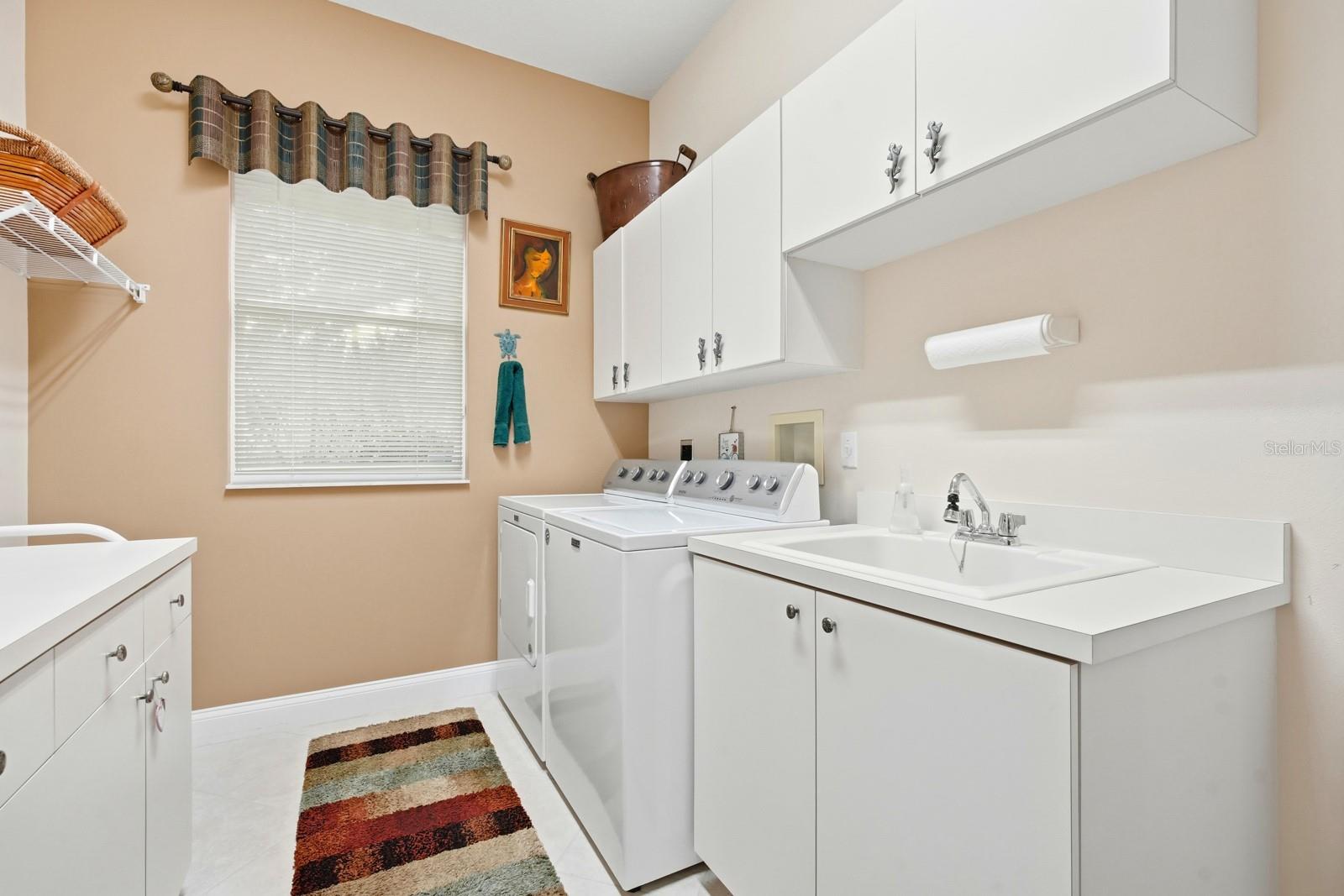 Image 20 of 44 For 18 Lakeview Lane