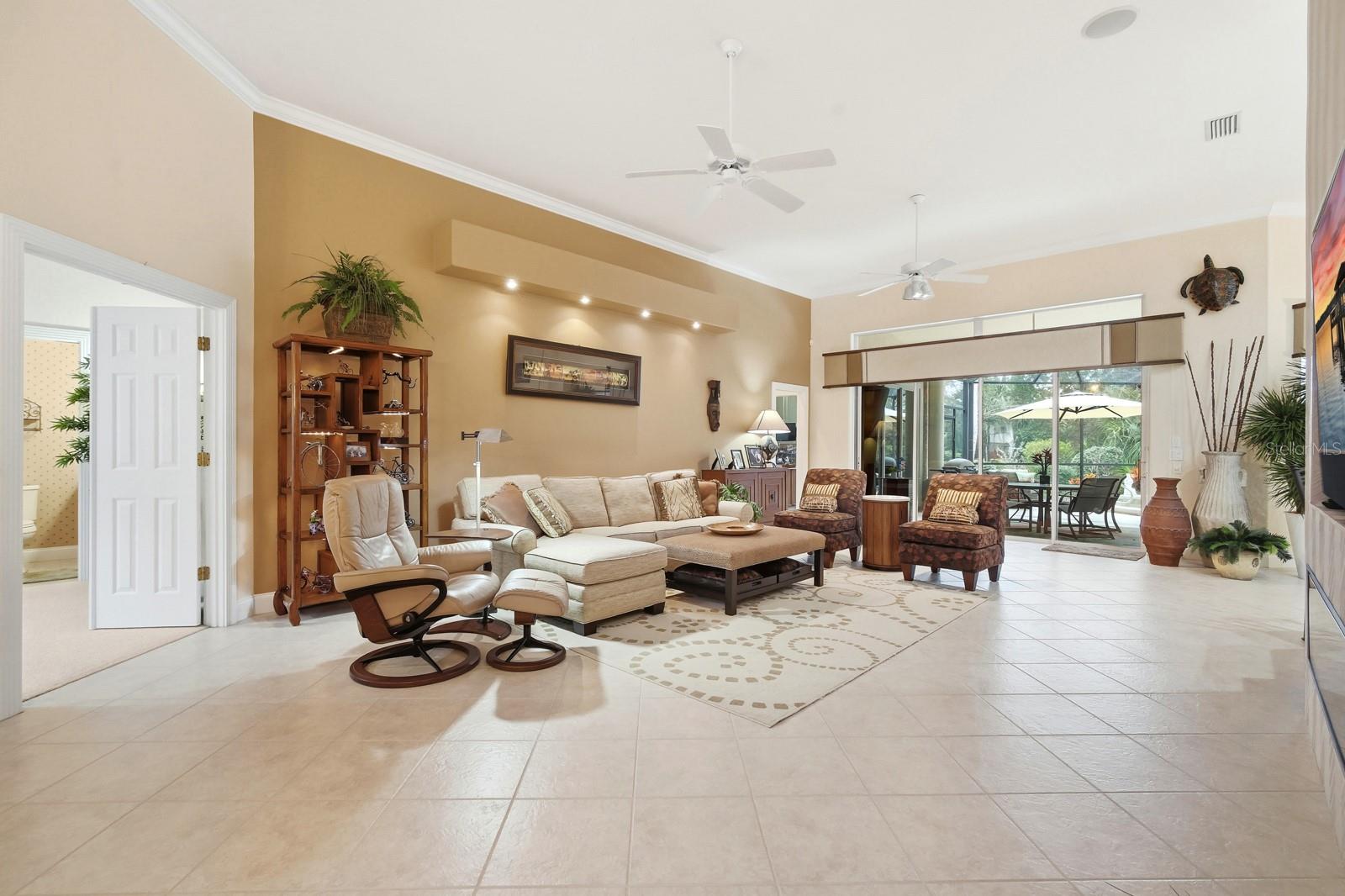 Image 6 of 44 For 18 Lakeview Lane