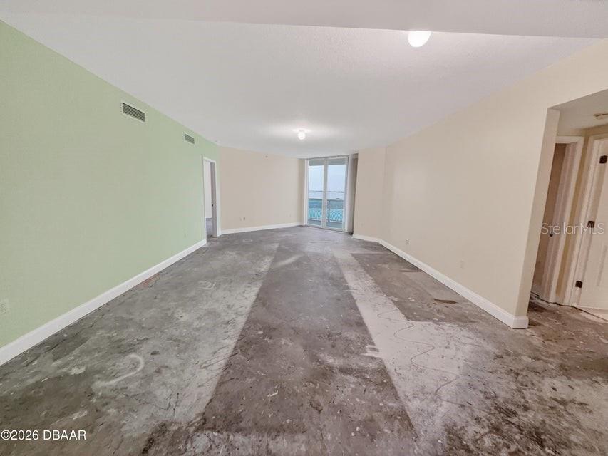 Image 18 of 38 For 241 Riverside Drive 508