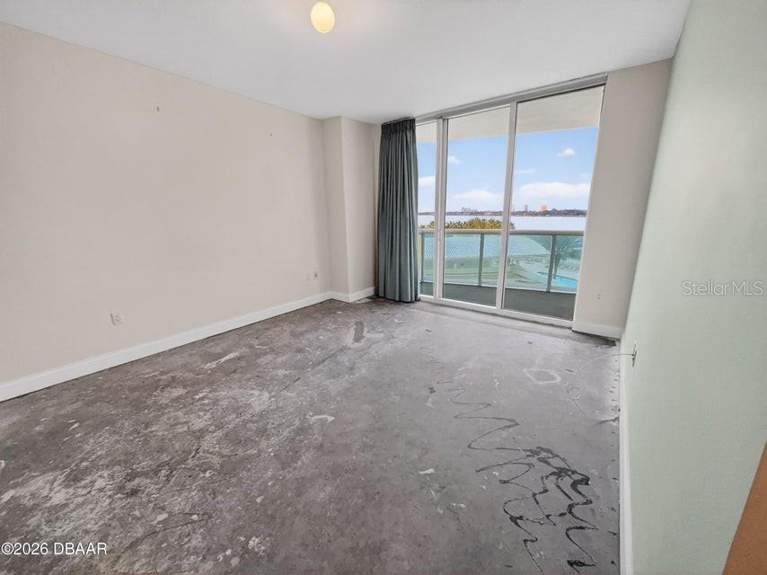 Image 6 of 38 For 241 Riverside Drive 508