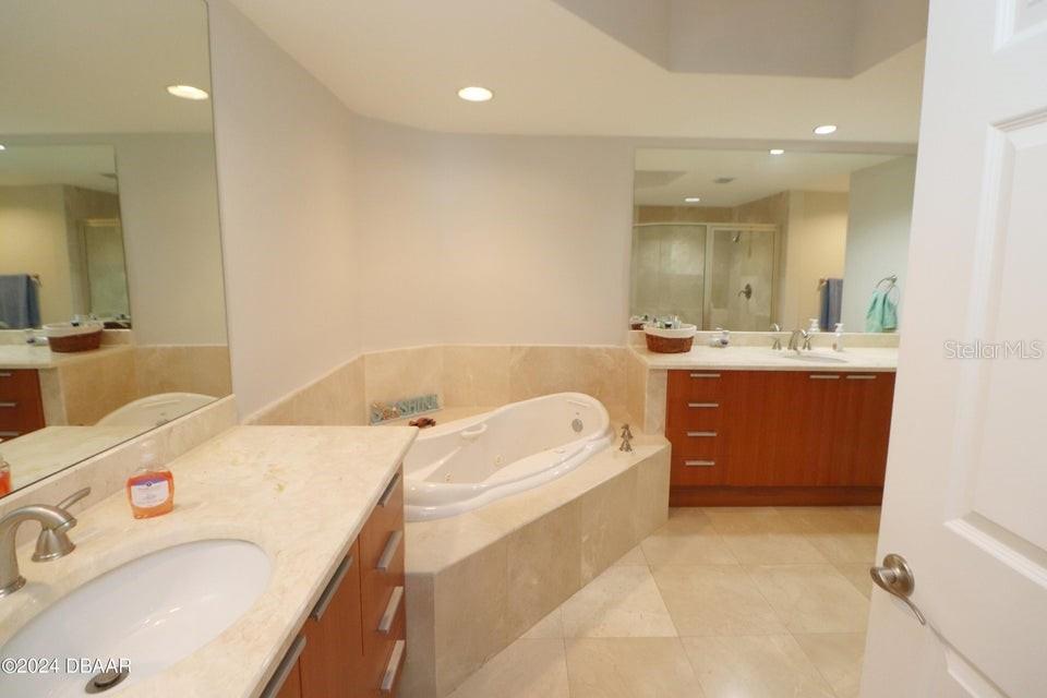 Image 17 of 45 For 231 Riverside Drive 1106-1