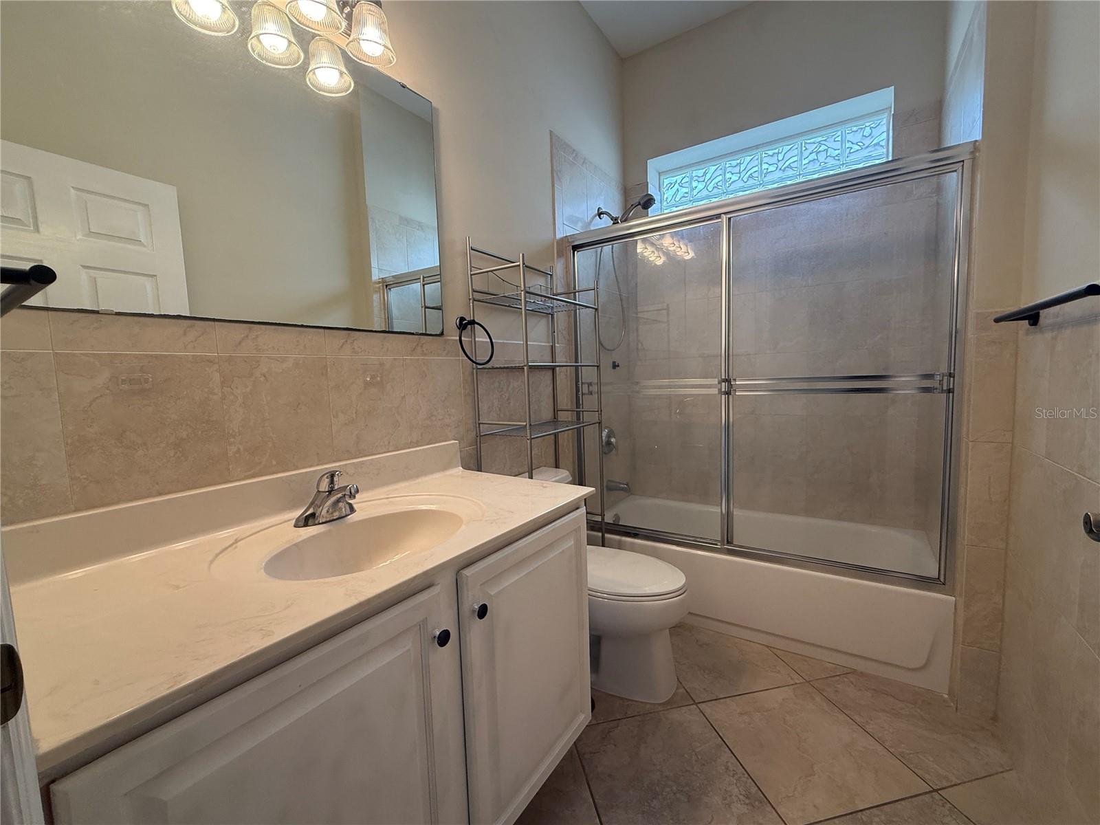 Image 5 of 14 For 4 Wood Amber Lane