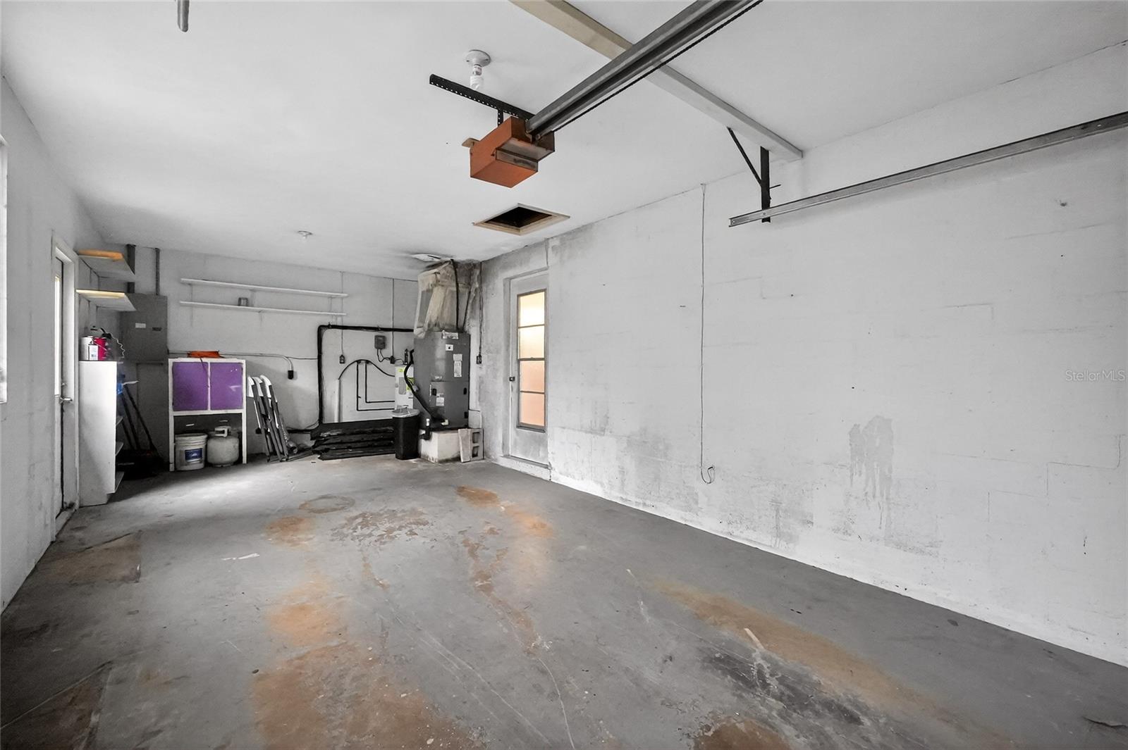 Image 29 of 41 For 211 Lynnhurst Drive