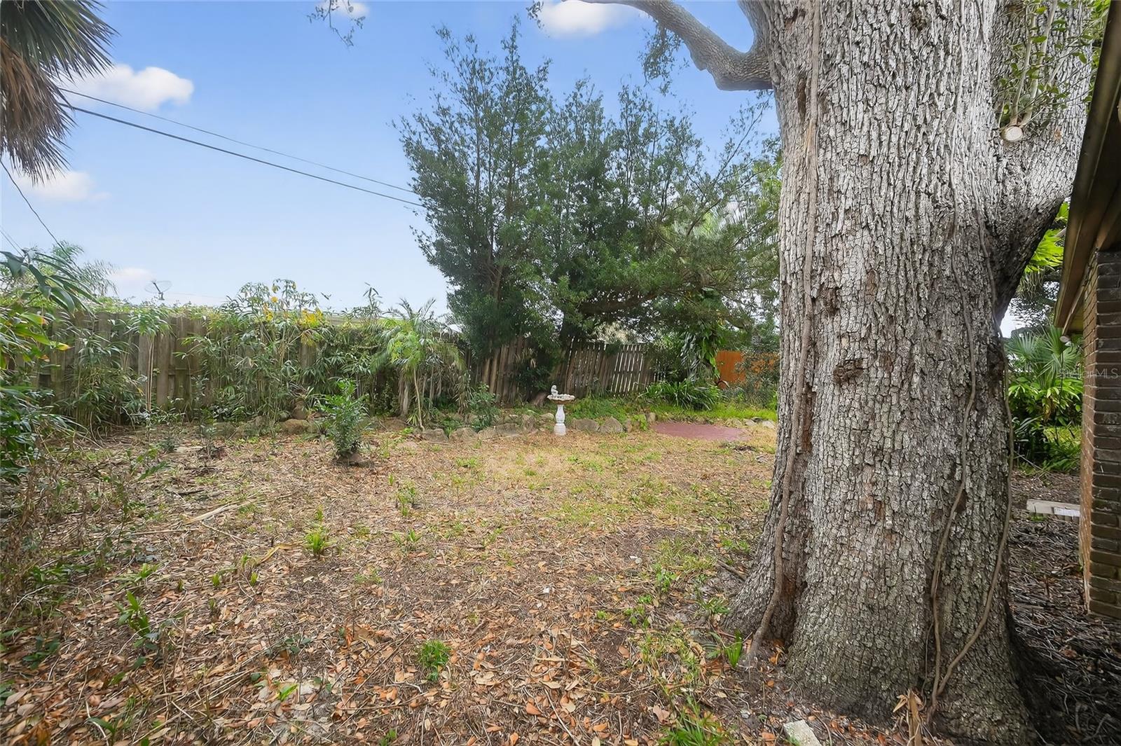 Image 34 of 41 For 211 Lynnhurst Drive