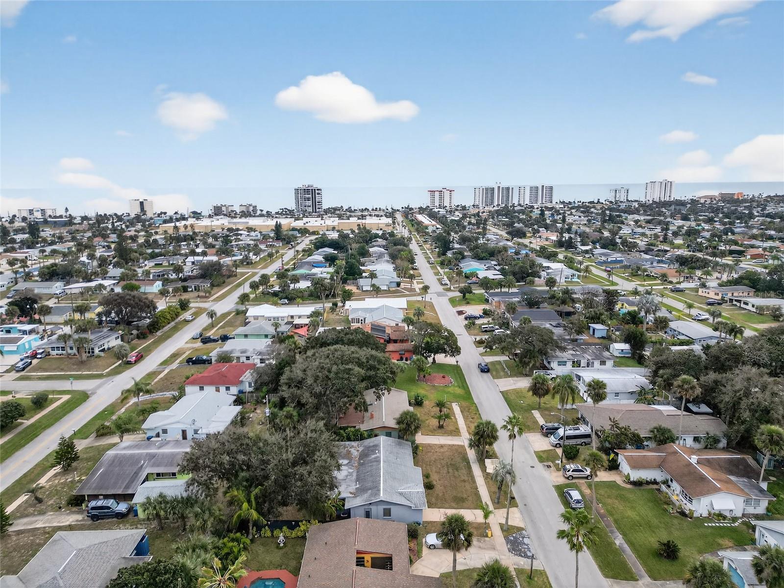 Image 37 of 41 For 211 Lynnhurst Drive