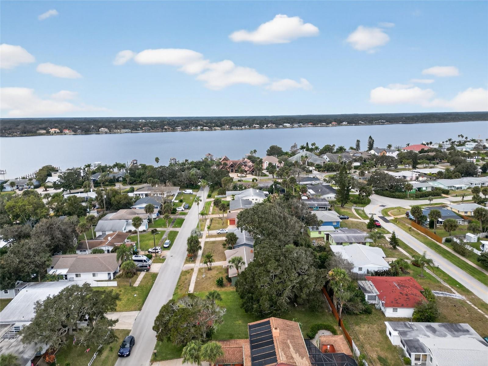 Image 39 of 41 For 211 Lynnhurst Drive