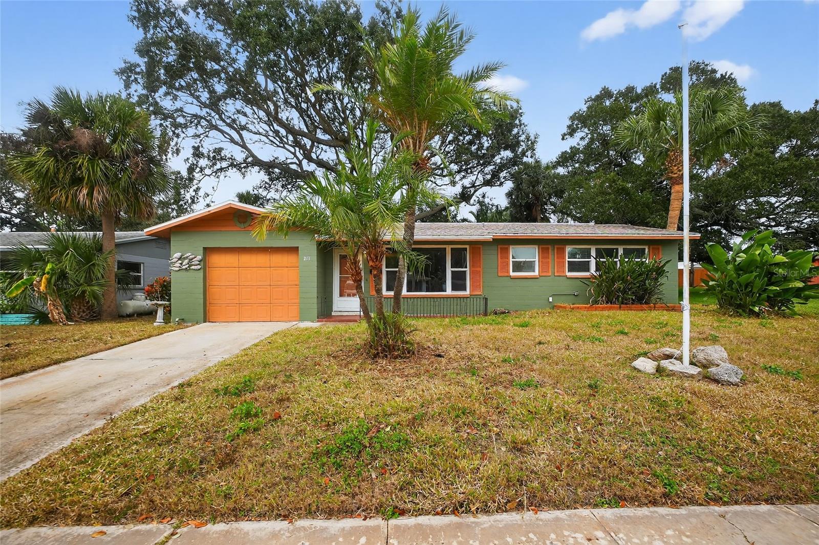 Image 5 of 41 For 211 Lynnhurst Drive