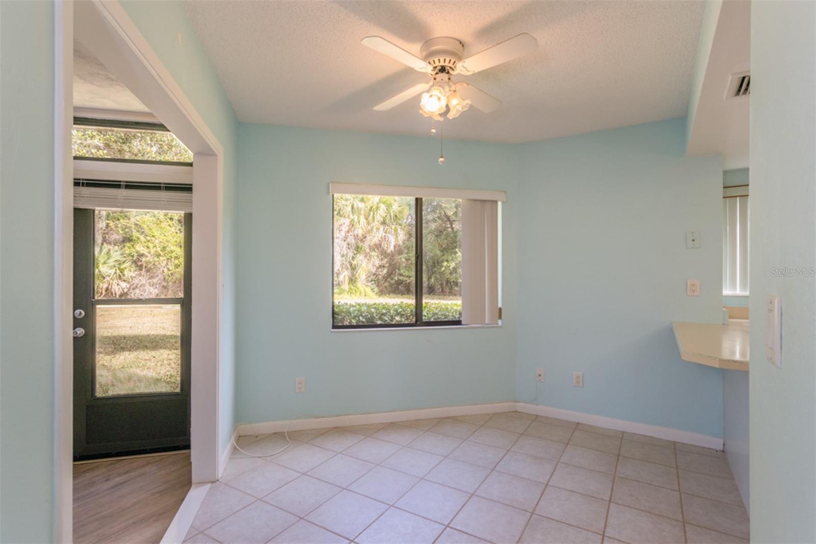 Image 10 of 48 For 17 Sherbury Court 17