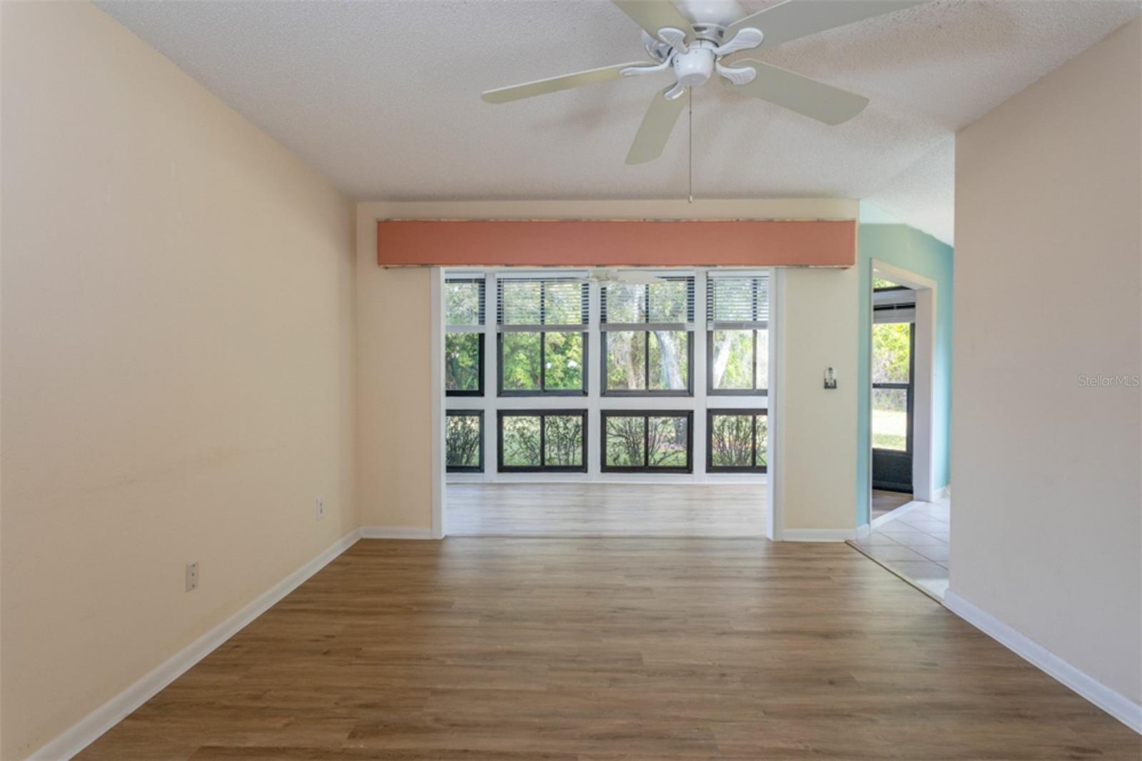 Image 14 of 48 For 17 Sherbury Court 17