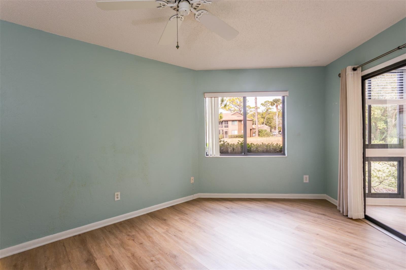 Image 22 of 48 For 17 Sherbury Court 17