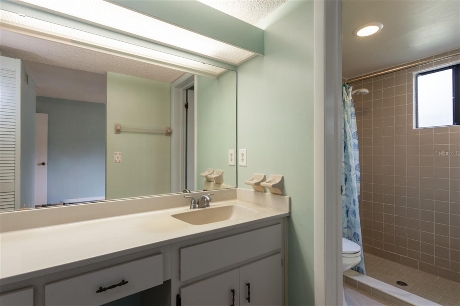 Image 25 of 48 For 17 Sherbury Court 17