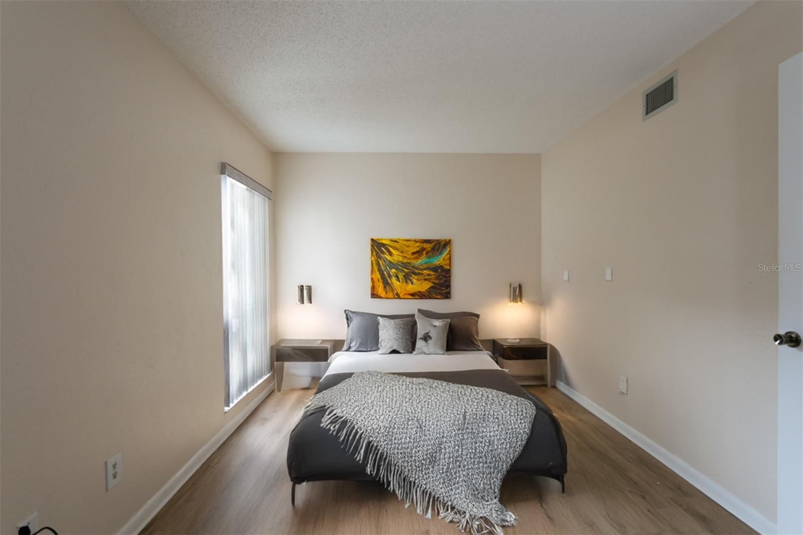 Image 30 of 48 For 17 Sherbury Court 17