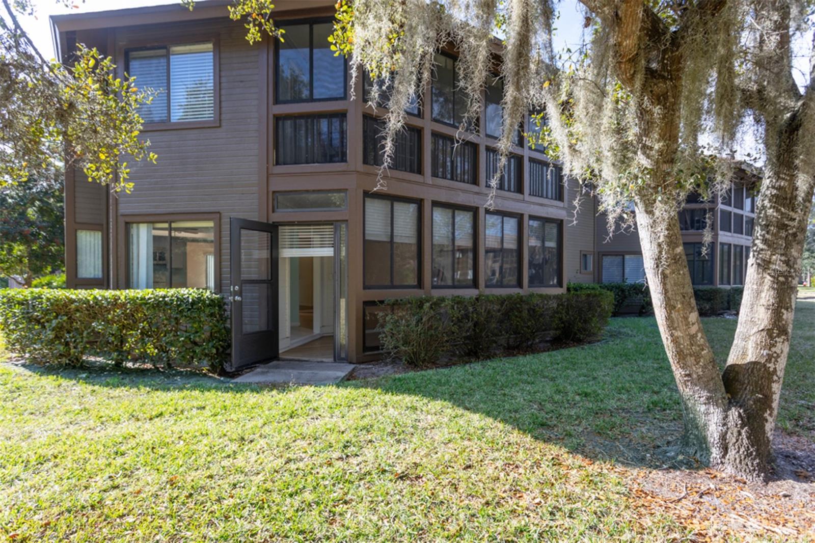 Image 38 of 48 For 17 Sherbury Court 17