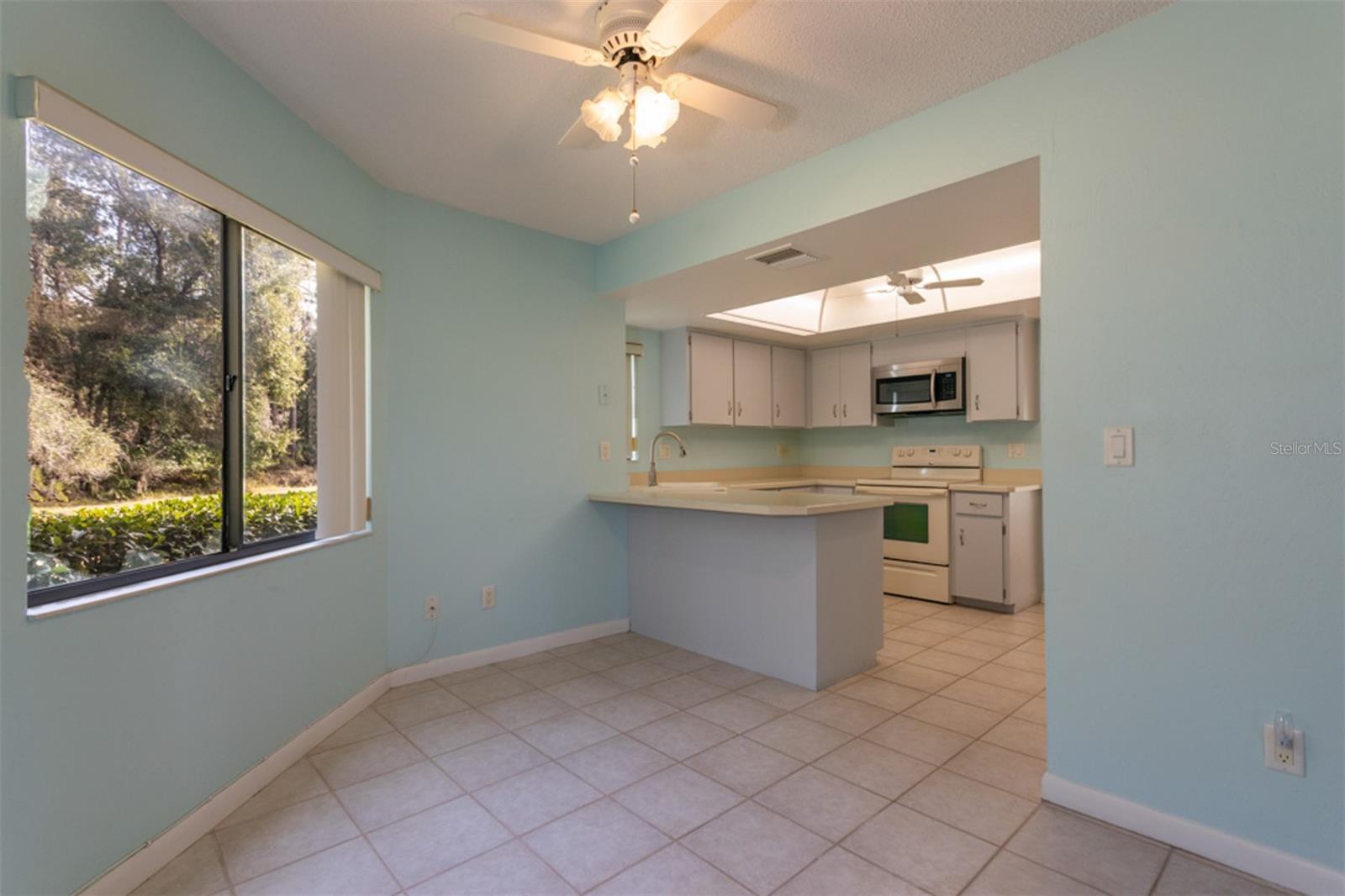 Image 4 of 48 For 17 Sherbury Court 17