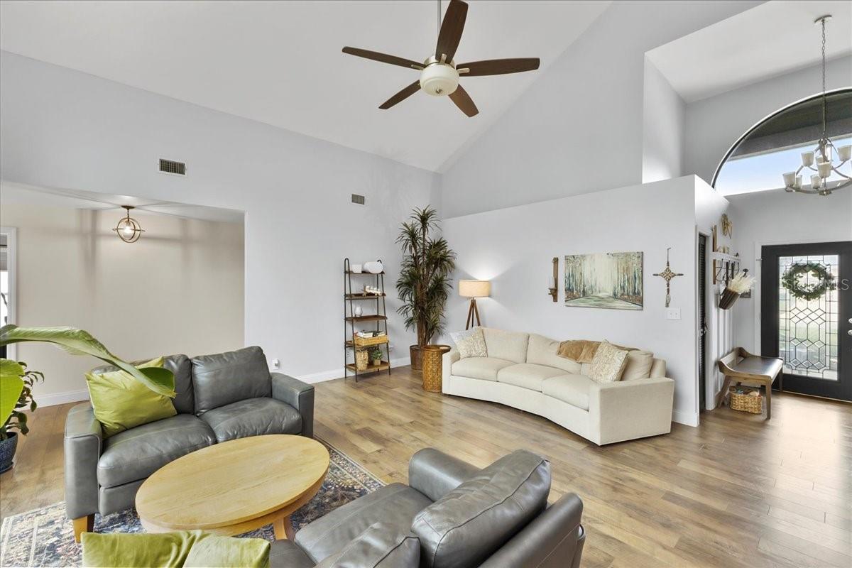 Image 10 of 80 For 105 Shadowcreek Way