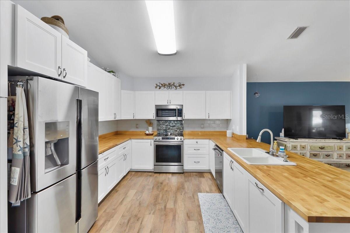 Image 14 of 80 For 105 Shadowcreek Way