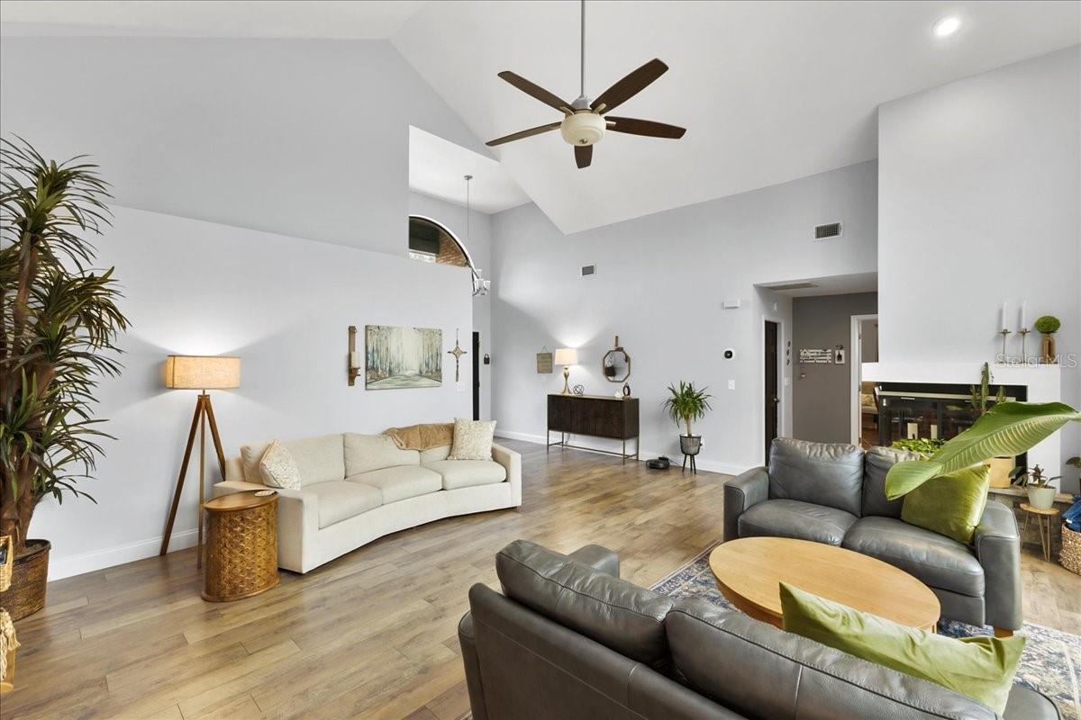 Image 7 of 80 For 105 Shadowcreek Way