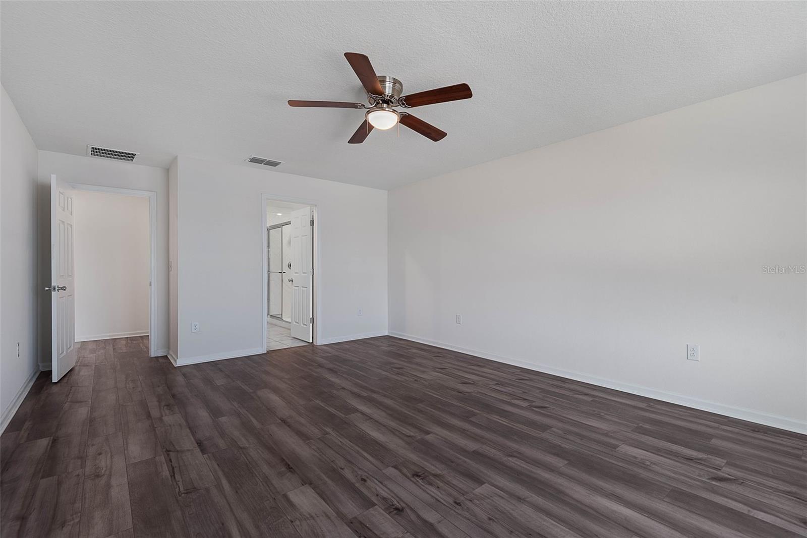 Image 24 of 61 For 20 Willow Street