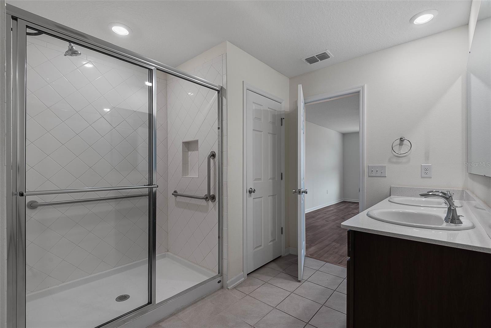 Image 26 of 61 For 20 Willow Street