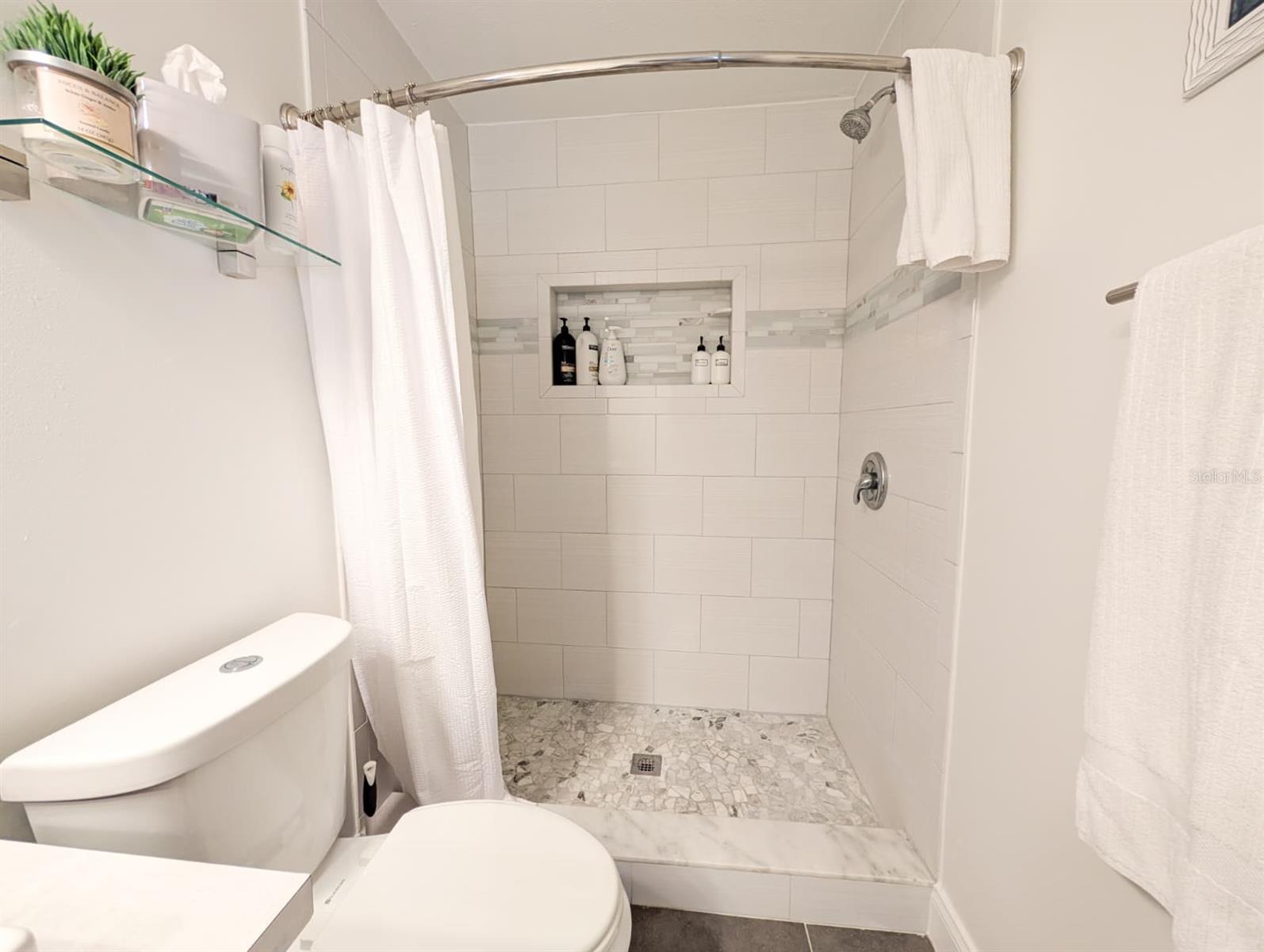 Image 14 of 32 For 10200 Belle Rive Boulevard 241