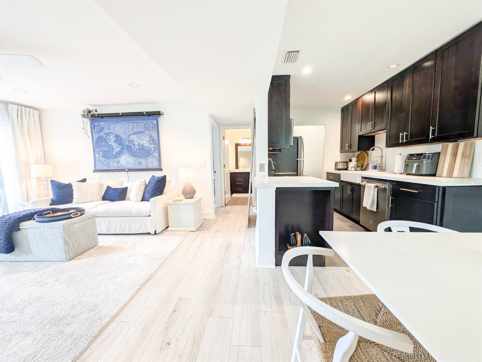 Image 3 of 32 For 10200 Belle Rive Boulevard 241