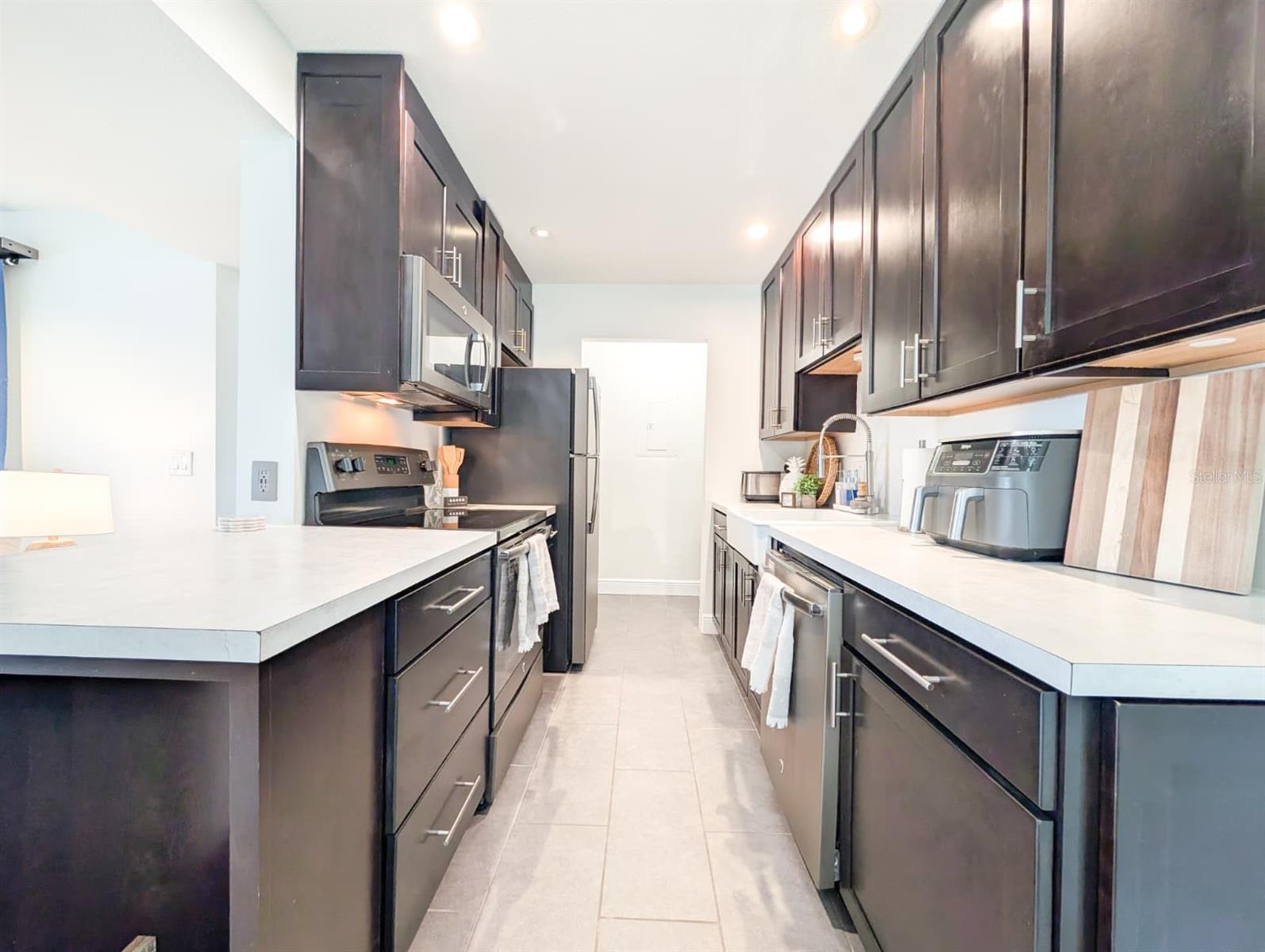 Image 4 of 32 For 10200 Belle Rive Boulevard 241