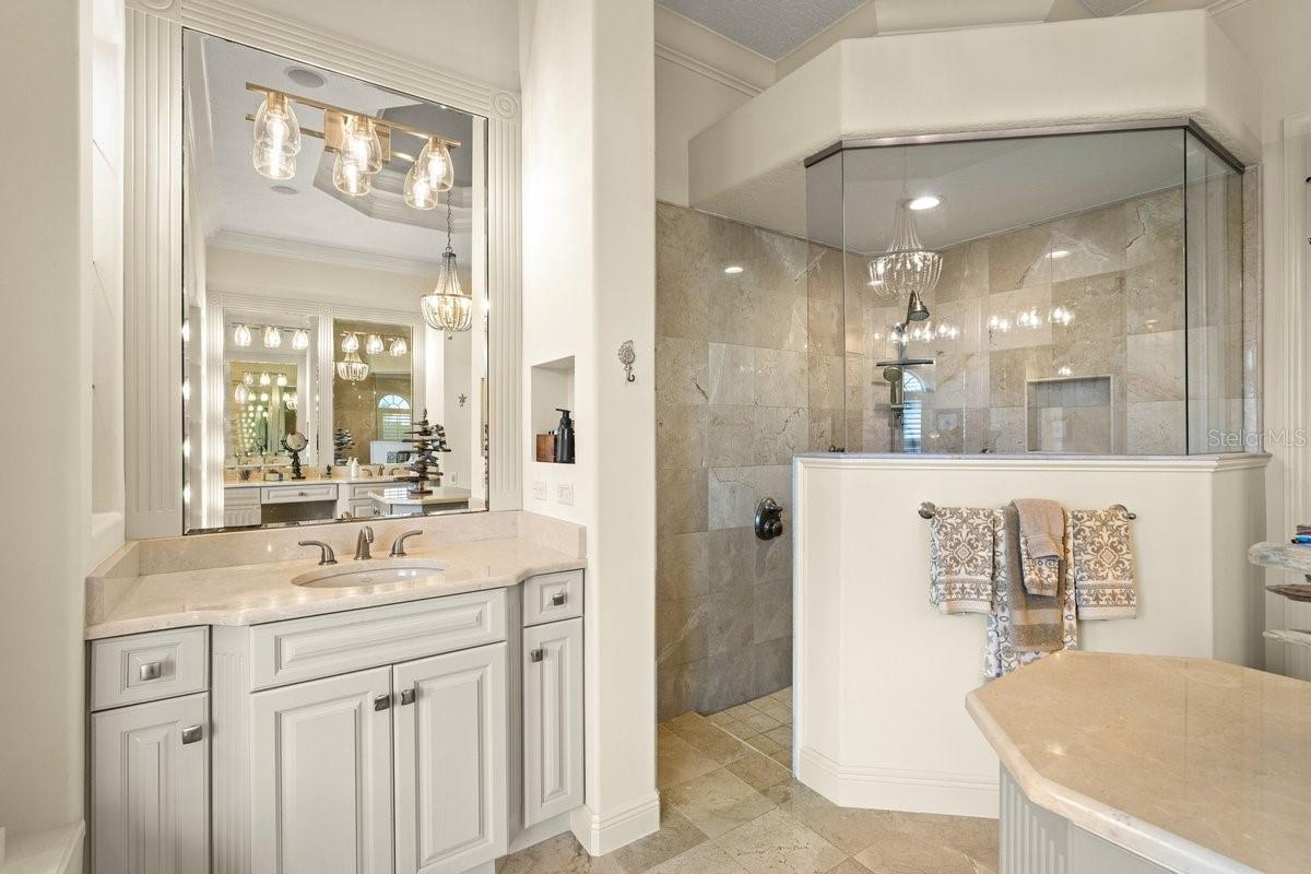 Image 41 of 73 For 10 Rue Grande Mer