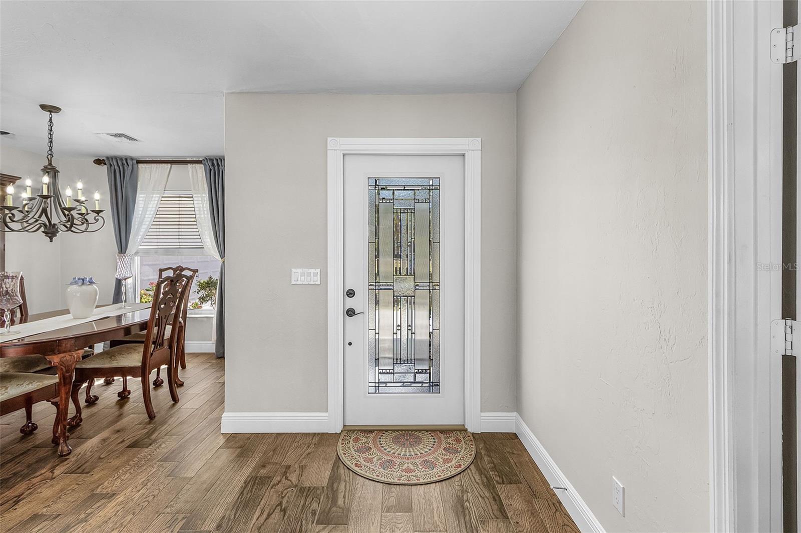 Image 2 of 33 For 2721 18th Avenue Ne