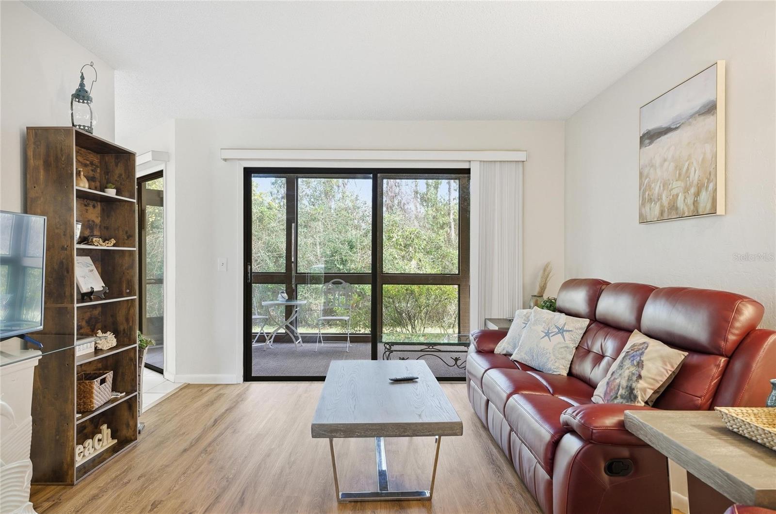 Image 10 of 74 For 31 Oxford Lane