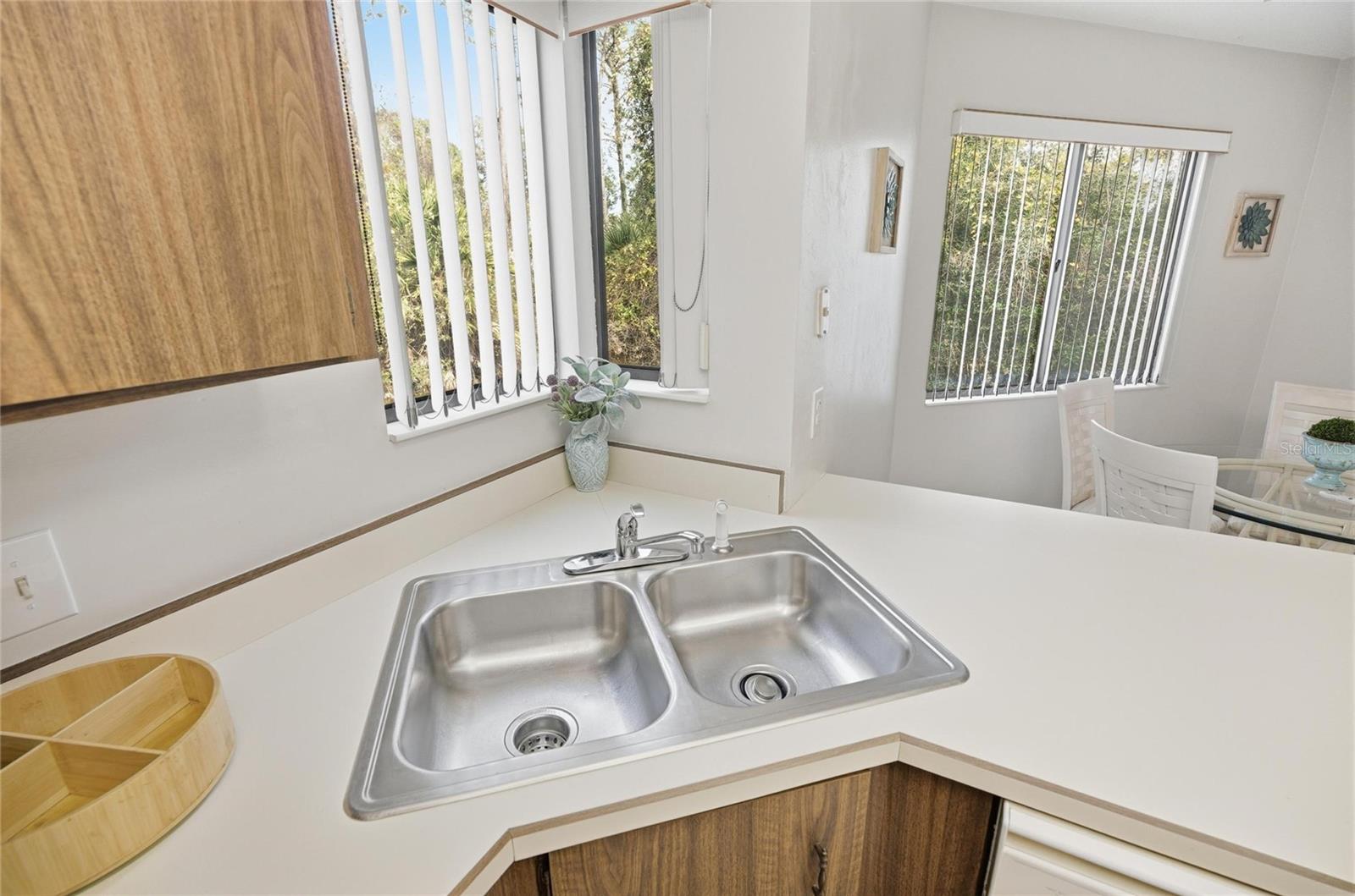 Image 19 of 74 For 31 Oxford Lane