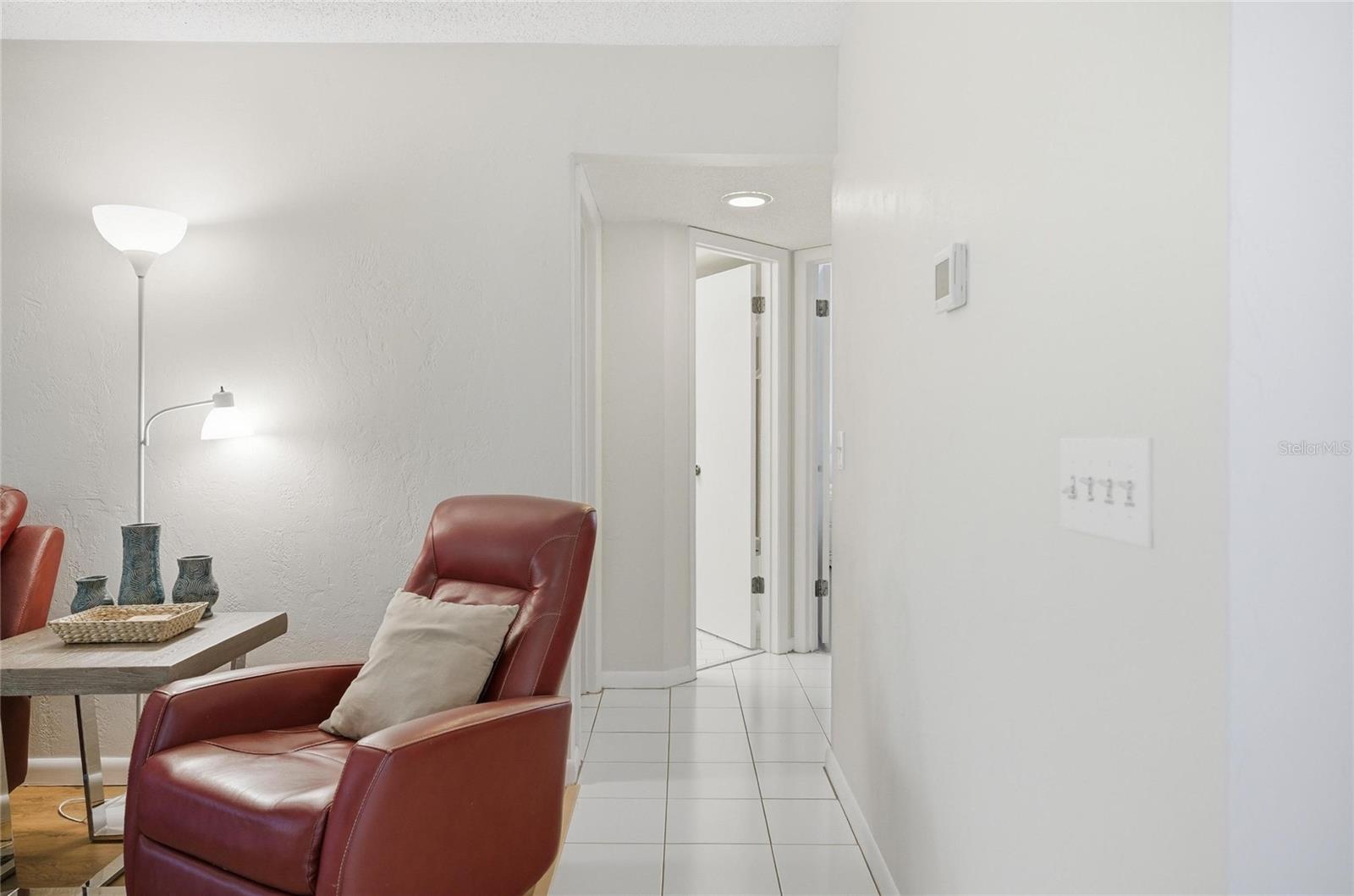 Image 25 of 74 For 31 Oxford Lane